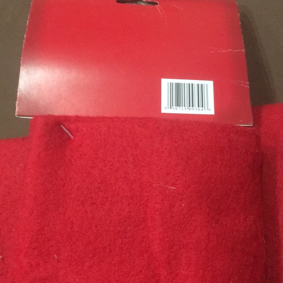 Christmas Tree Skirt - Round Rug 32” Diameter. - Picture 6 of 8